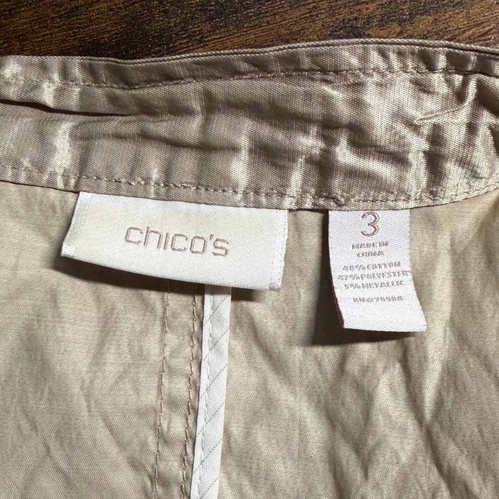CHICO'S RUFFLE TEXTURE RORY JACKET CHICOS Utility Gold Shiny Jacket - Picture 4 of 5